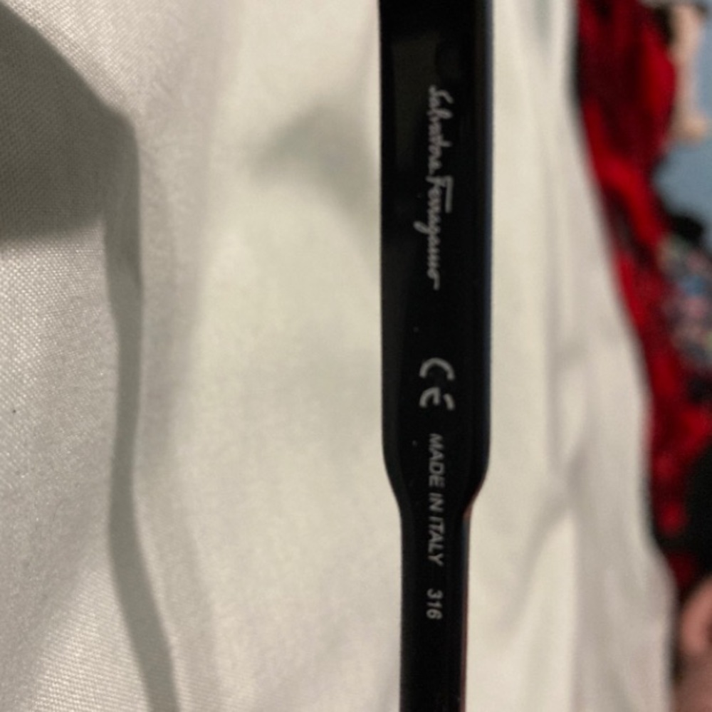 Authentic ferragamo glasses - Picture 3 of 3